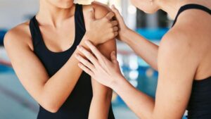 Jak skutecznie unikamy kontuzji w sporcie: poradnik dla aktywnych