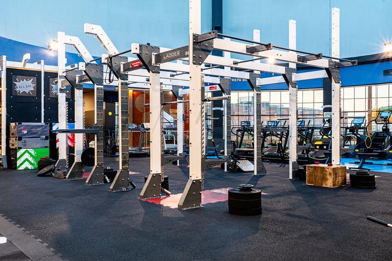 Nie jesteś u siebie w szalasie – odkryj, dlaczego siłownia rządzi!